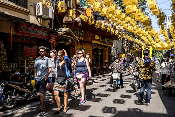 Ha Noi attracts more tourists. Photo: Nghiem Si Thuong